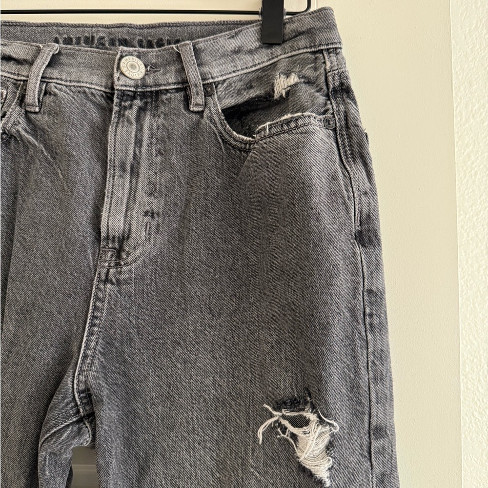 American Eagle Women’s Gray Denim Distressed 90s Flare Jeans Size 2 - Picture 2 of 6